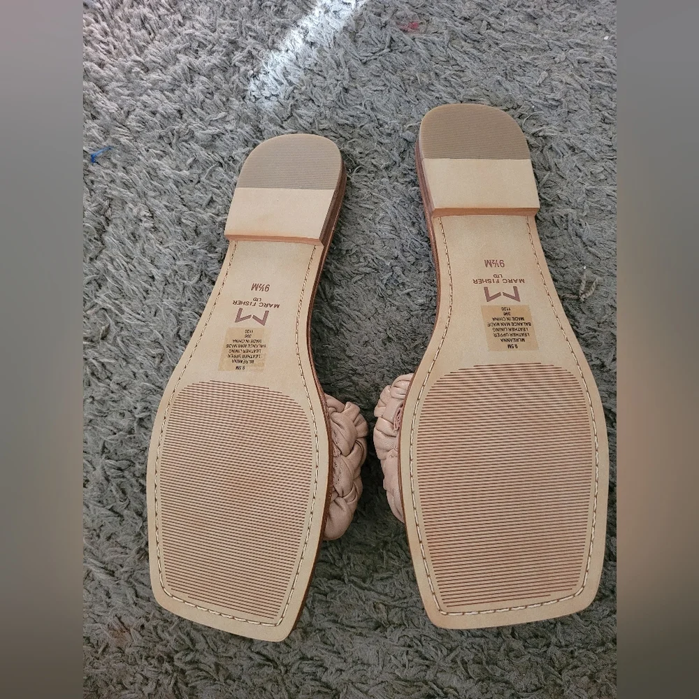 Marc fisher sandals - Picture 3 of 5